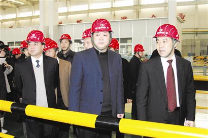 本报讯2月28日,河南省长葛市市委书记赵正风(右二)等一行四十余人