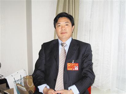 段玉贤:扶持龙头企业整合钼业资源